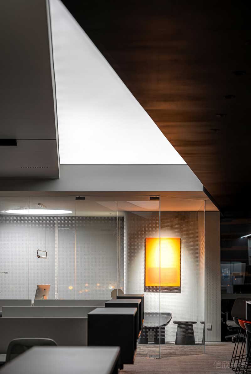 深圳南山前海現代風格辦公室裝修設計亮橙色藝術掛畫 深圳南山前海現代風格辦公室裝修設計亮橙色藝術掛畫