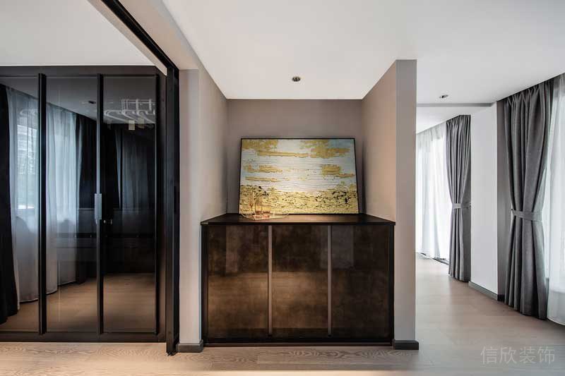 深圳南山極簡風(fēng)格家庭三居室裝修設(shè)計(jì)圖主臥室入戶玄關(guān)