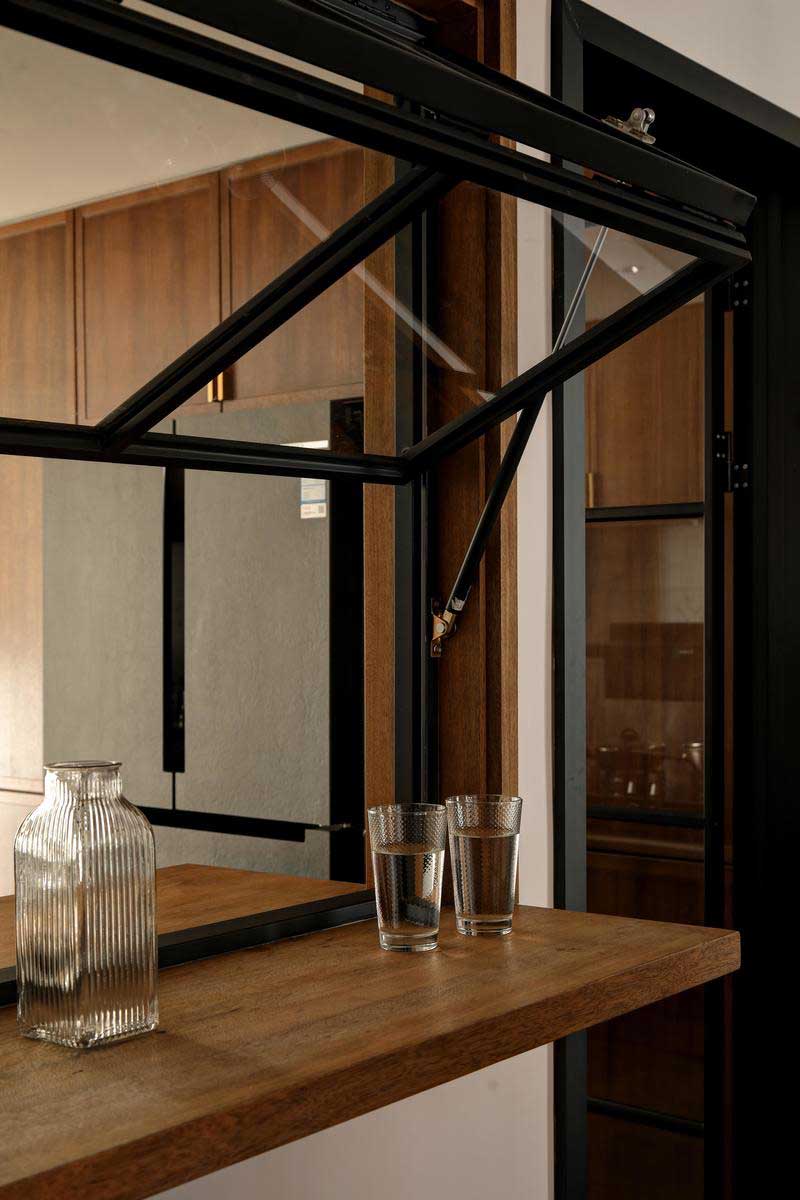 深圳龍崗區(qū)美式復古風家裝裝修實景圖櫥窗吧臺