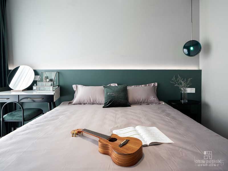 背景用LED燈安裝，燈光更加均勻。