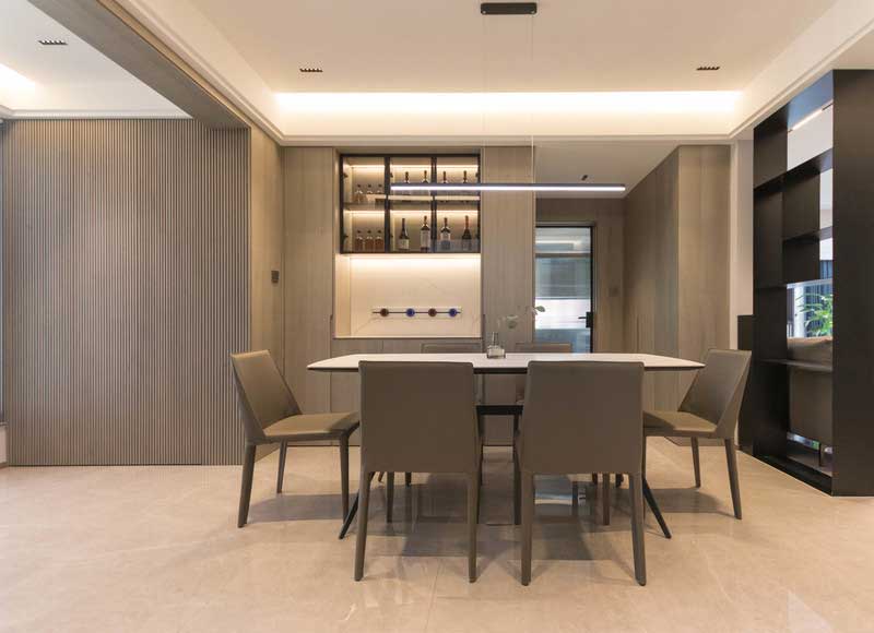 深圳羅湖區現代簡約家庭新房裝修餐廳立面原木裝飾格柵板 深圳羅湖區現代簡約家庭新房裝修餐廳立面原木裝飾格柵板