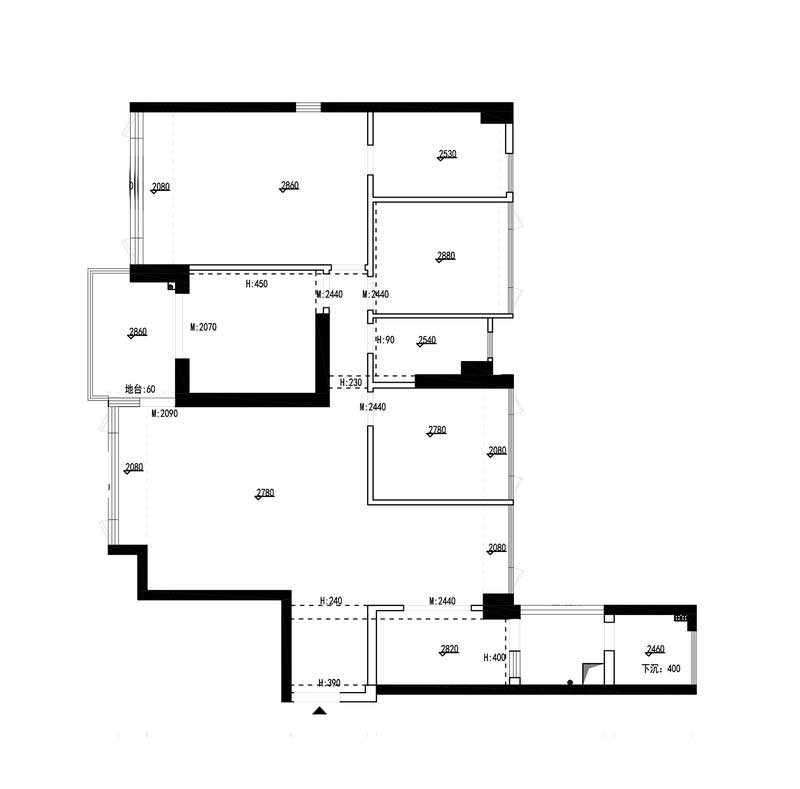原始戶型結構方正，南北通透，是比較理想的戶型選擇。結合業主的需求需要改變的區域：1.入戶門正對主臥，業主要求需要規避。2.廚房面積比較小不適合業主家庭的使用。同時生活陽臺位置尷尬，儲物間需要保留。3.靠近餐廳的房間需規劃為多功能房間。 4.主臥要增加衣帽間以及主衛要浴缸，同時需要單獨的淋浴間。