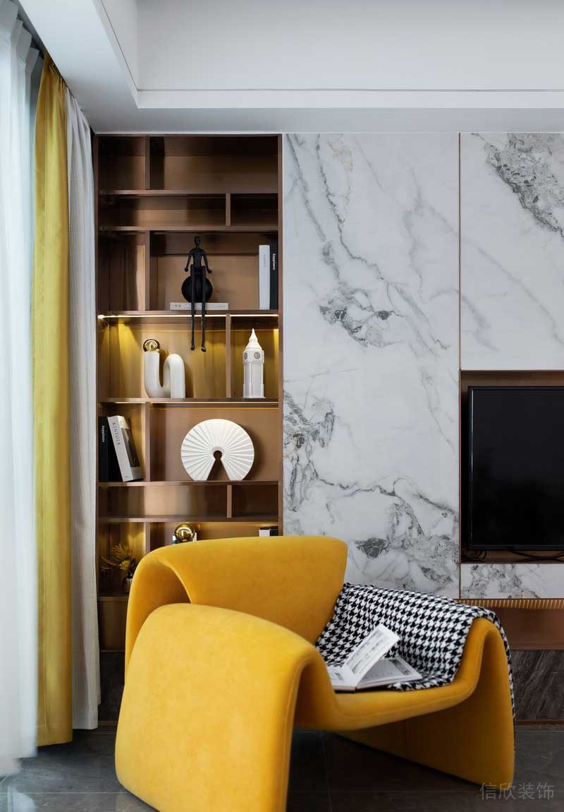深圳龍崗坂田萬科第五園輕奢風大戶型樣板間設計客廳黃色沙發