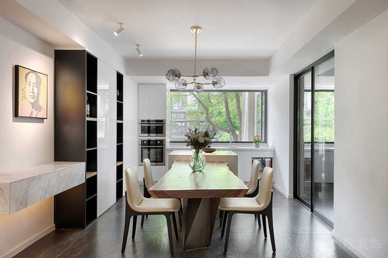 現(xiàn)代簡約風(fēng)玻璃隔斷廚房就餐區(qū)大理石收納墻柜效果圖