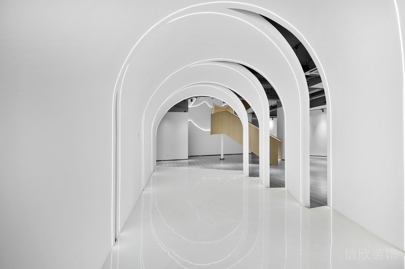 寶安區(qū)朗峻廣場現(xiàn)代簡約風(fēng)格辦公室裝修設(shè)計光影效果