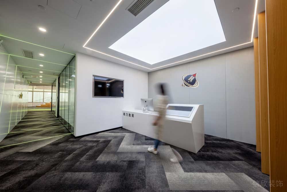 玻璃環(huán)形創(chuàng)意科技未來感設計綠色燈帶前臺區(qū)教育培訓機構地毯創(chuàng)意設計