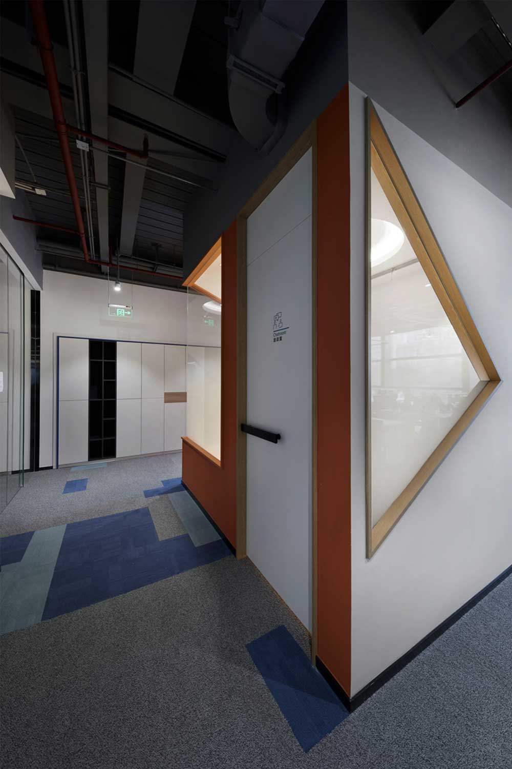 深圳龍華區(qū)華僑城北站壹號現(xiàn)代風格辦公室裝修工藝細節(jié)