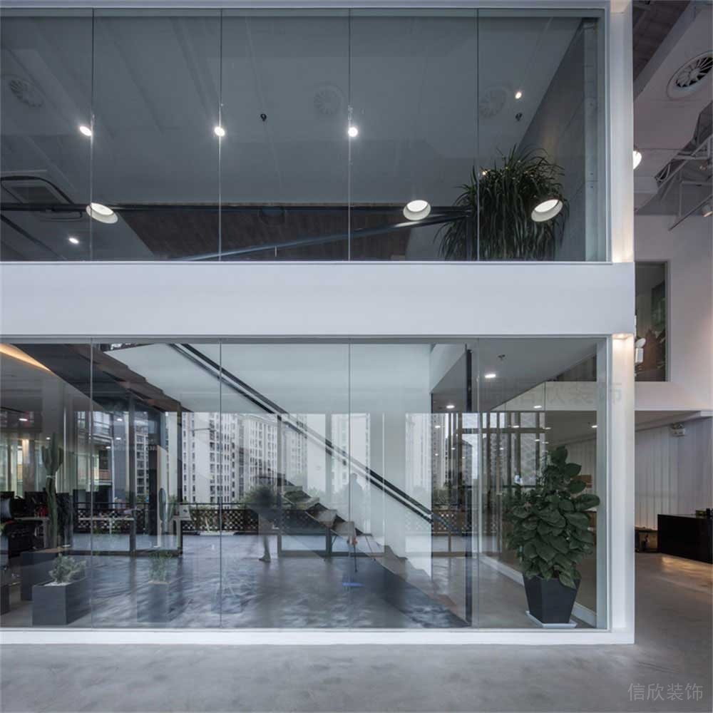 深圳市羅湖區(qū)布心曼奇立德動(dòng)漫培訓(xùn)中心落地玻璃 深圳市羅湖區(qū)布心曼奇立德動(dòng)漫培訓(xùn)中心落地玻璃