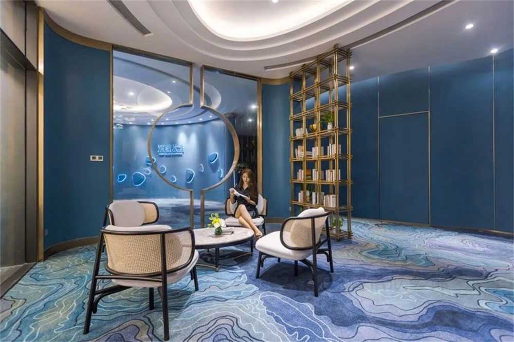 深圳龍崗藍(lán)調(diào)輕奢風(fēng)格酒吧裝修設(shè)計休息區(qū)