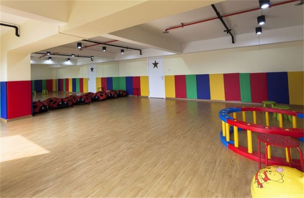 深圳市龍華區(qū)觀瀾童星璀璨西南國(guó)際培訓(xùn)學(xué)校舞蹈室 深圳市龍華區(qū)觀瀾童星璀璨西南國(guó)際培訓(xùn)學(xué)校舞蹈室