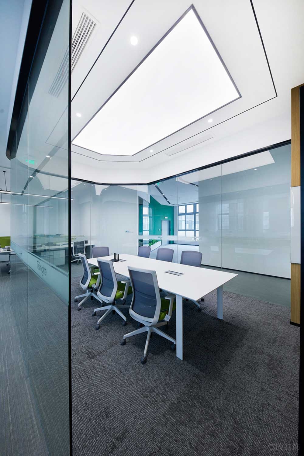 深圳市龍華區(qū)鴻榮源天俊現(xiàn)代簡約風(fēng)格辦公室裝修會(huì)議室 深圳市龍華區(qū)鴻榮源天俊現(xiàn)代簡約風(fēng)格辦公室裝修會(huì)議室