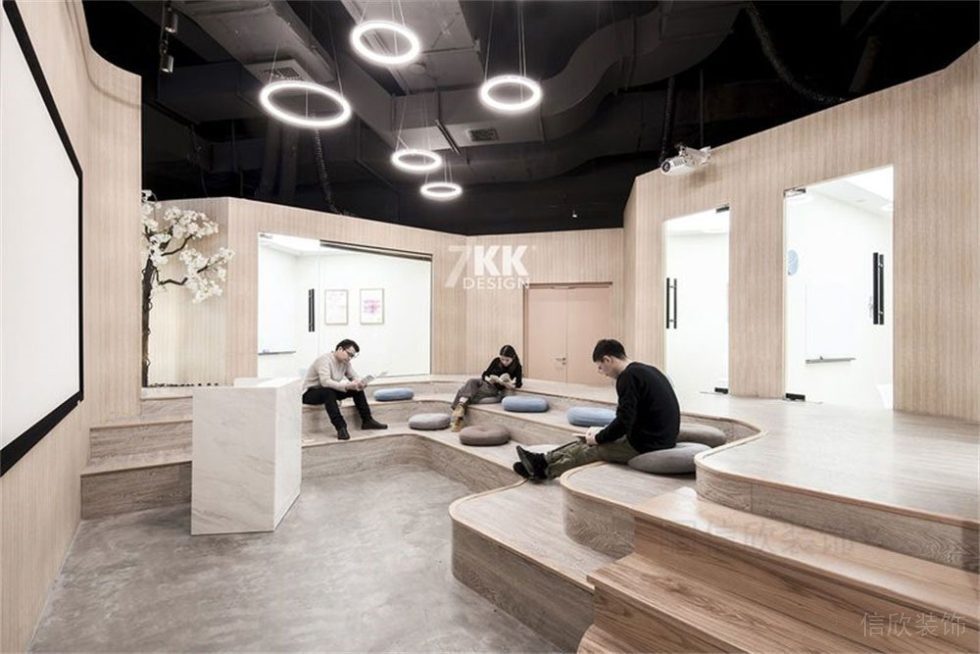 深圳市龍崗區平湖長寧教育機構大課室 深圳市龍崗區平湖長寧教育機構大課室