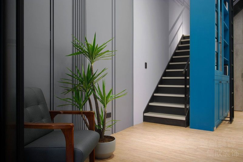 北歐工業(yè)風(fēng)辦公場所樓梯空間裝修圖