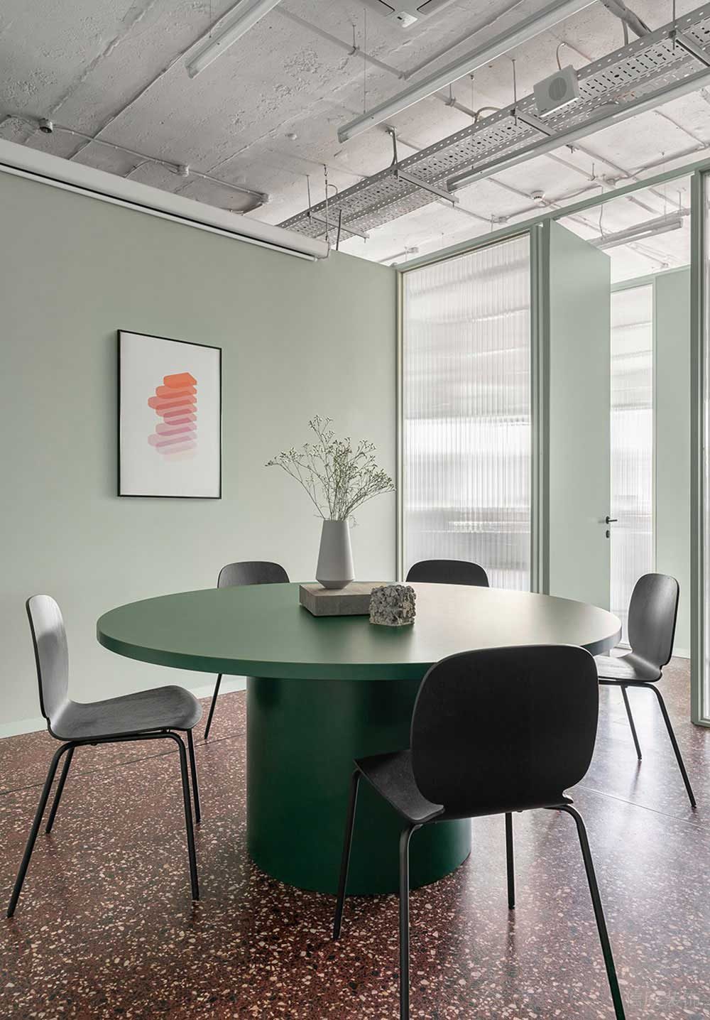 簡約工業風辦公空間洽談區設計裝修圖