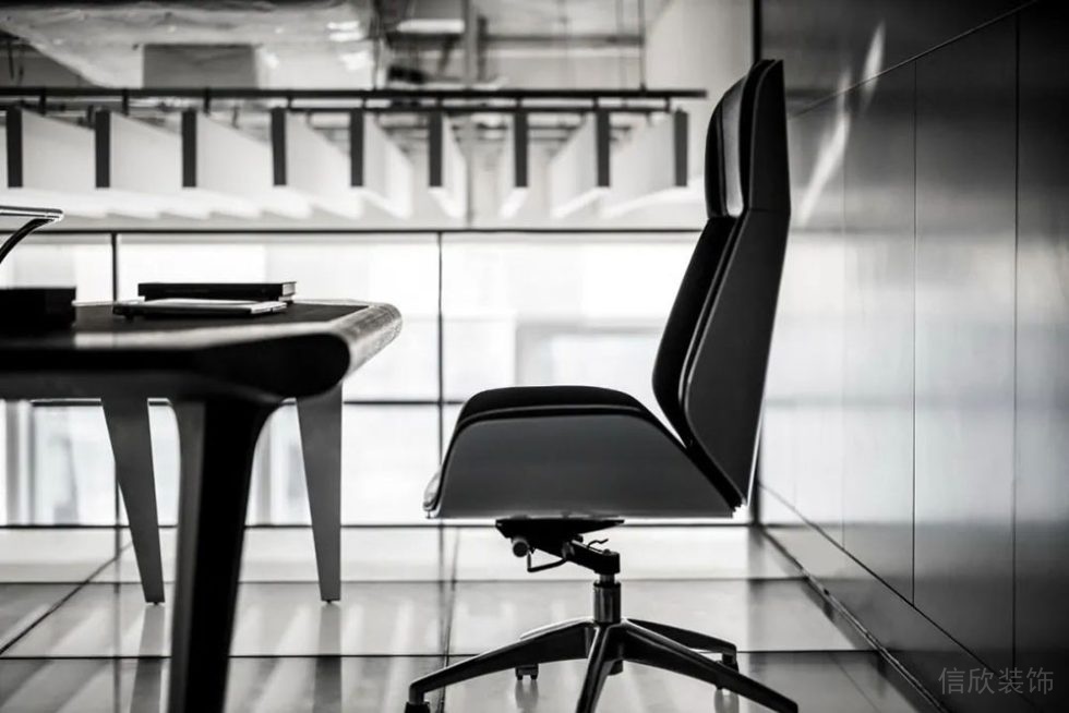 現(xiàn)代風(fēng)格辦公室項(xiàng)目工作臺(tái)裝修圖