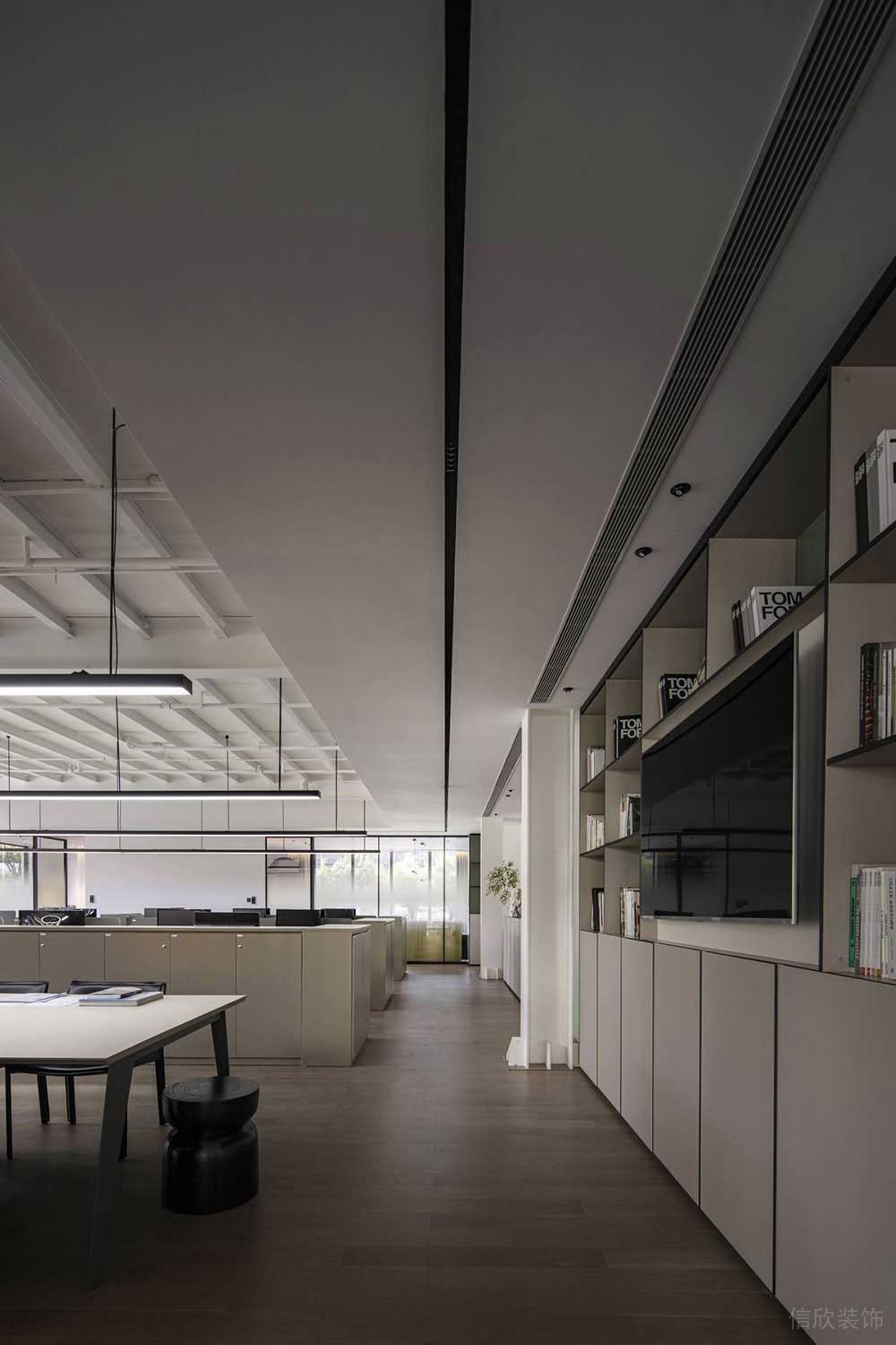 現(xiàn)代風(fēng)格辦公室項(xiàng)目走道空間裝修圖