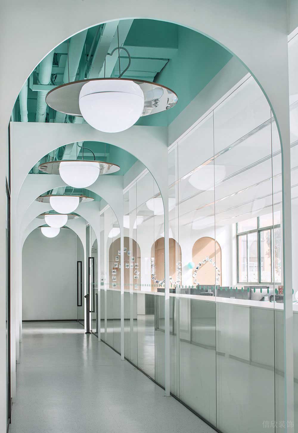 現(xiàn)代風(fēng)格商務(wù)辦公空間過(guò)廊案例裝修圖