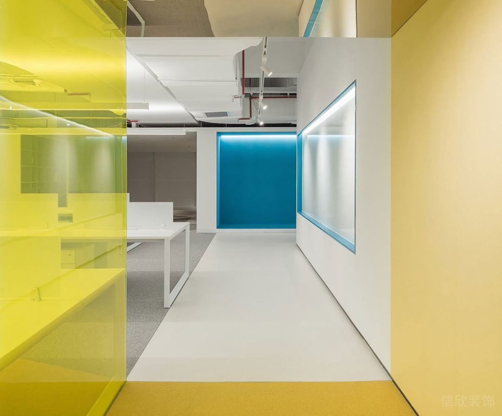 現(xiàn)代工業(yè)風辦公空間案例過廊設計裝修圖