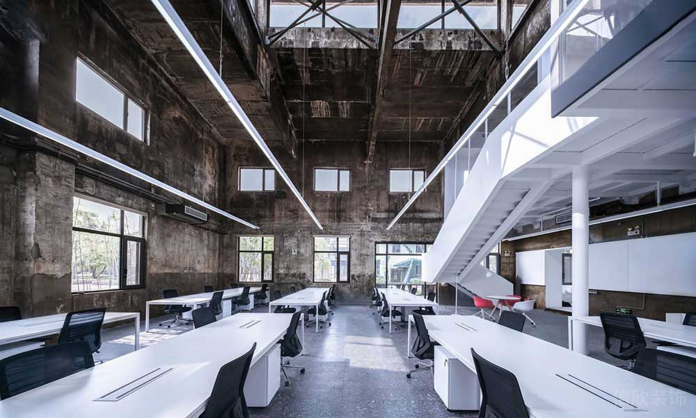 現(xiàn)代工業(yè)風商務(wù)辦公室多功能辦公廳裝修圖