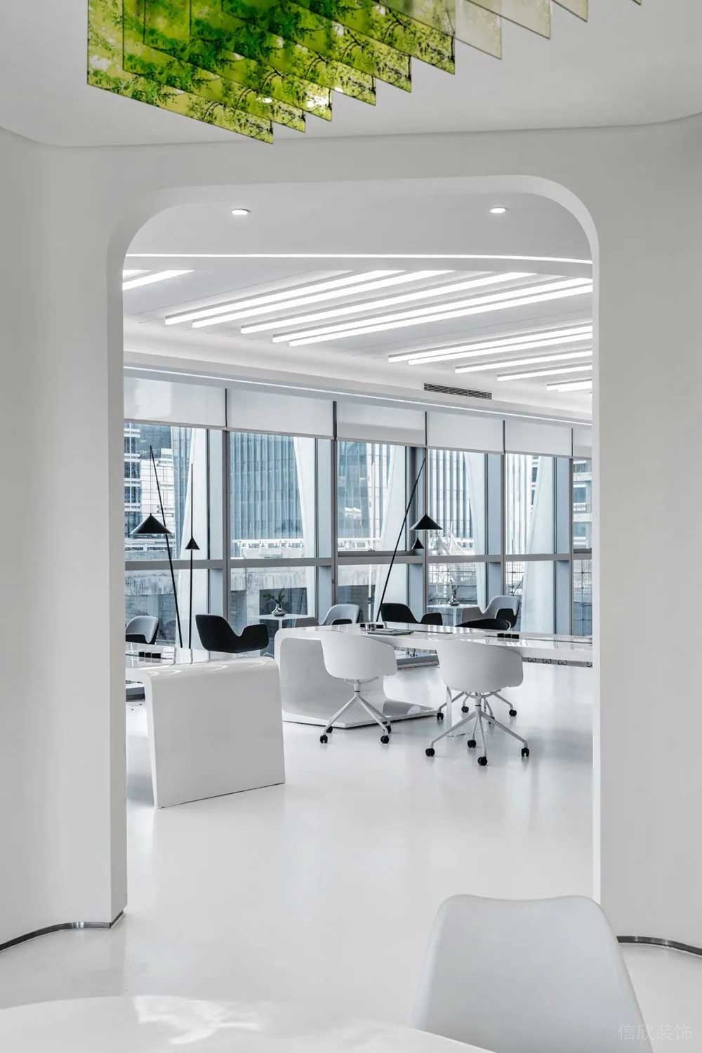 現(xiàn)代簡約風(fēng)辦公空間案例過廊設(shè)計裝修圖