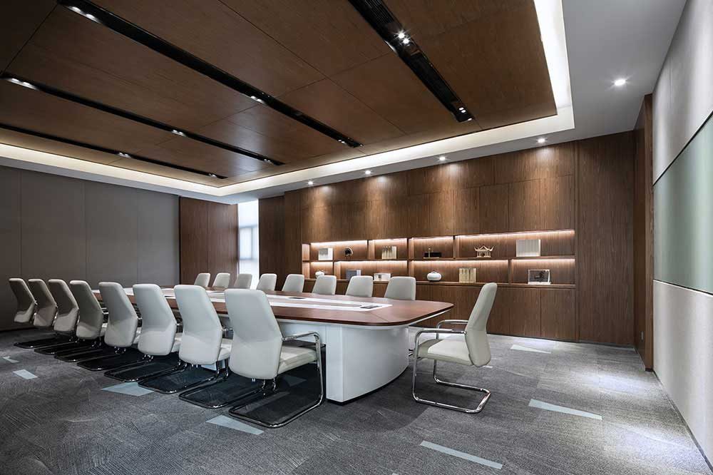 現(xiàn)代簡約風(fēng)格商務(wù)辦公室大型會議室裝修圖