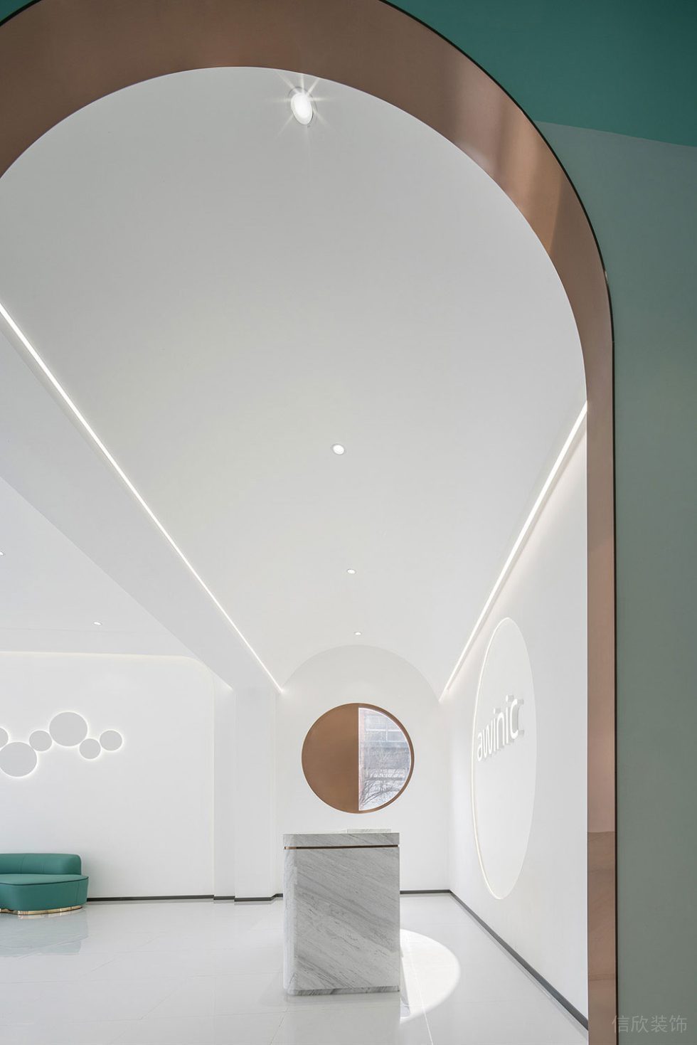 現(xiàn)代輕奢風(fēng)格商務(wù)辦公場所前臺(tái)會(huì)客廳裝修圖