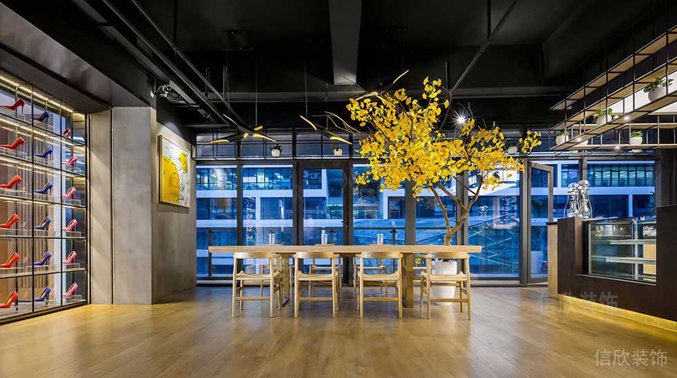 原木風(fēng)工業(yè)風(fēng)墻體玻璃辦公室會議室裝修