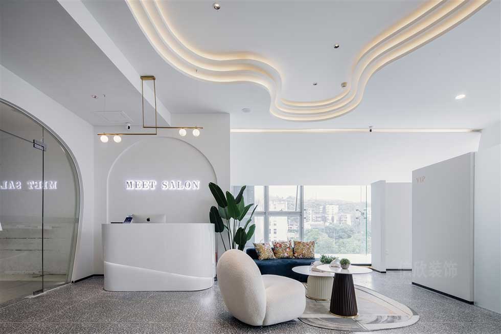 美發店休息等候區波浪形多級天花吊頂