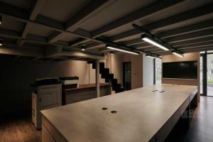 深圳寶安區(qū)工業(yè)風辦公室裝修辦公區(qū)效果圖