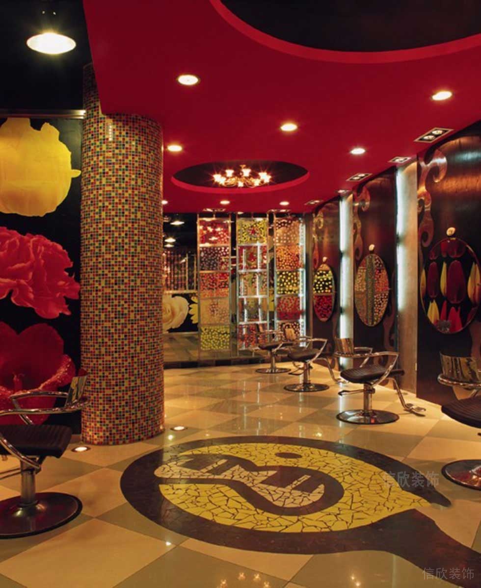 理發(fā)店裝修輕奢風現(xiàn)代紅色天花吊頂瓷磚設計地板裝修