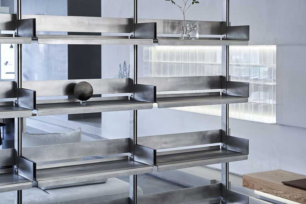 工業(yè)風辦公室不銹鋼陳列架效果圖