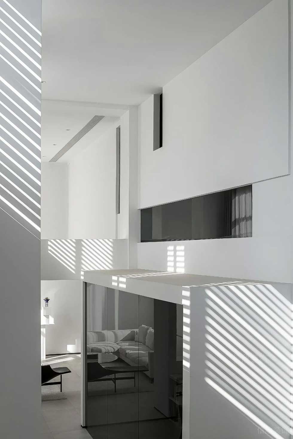 現(xiàn)代風(fēng)格辦公室案例過(guò)廊裝修圖