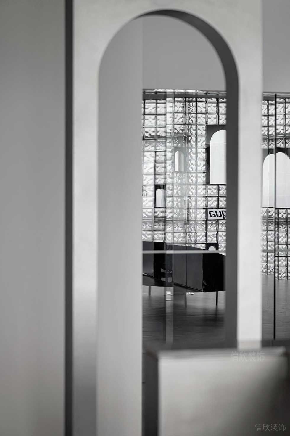 現(xiàn)代簡約風(fēng)格辦公室玻璃磚隔斷效果圖