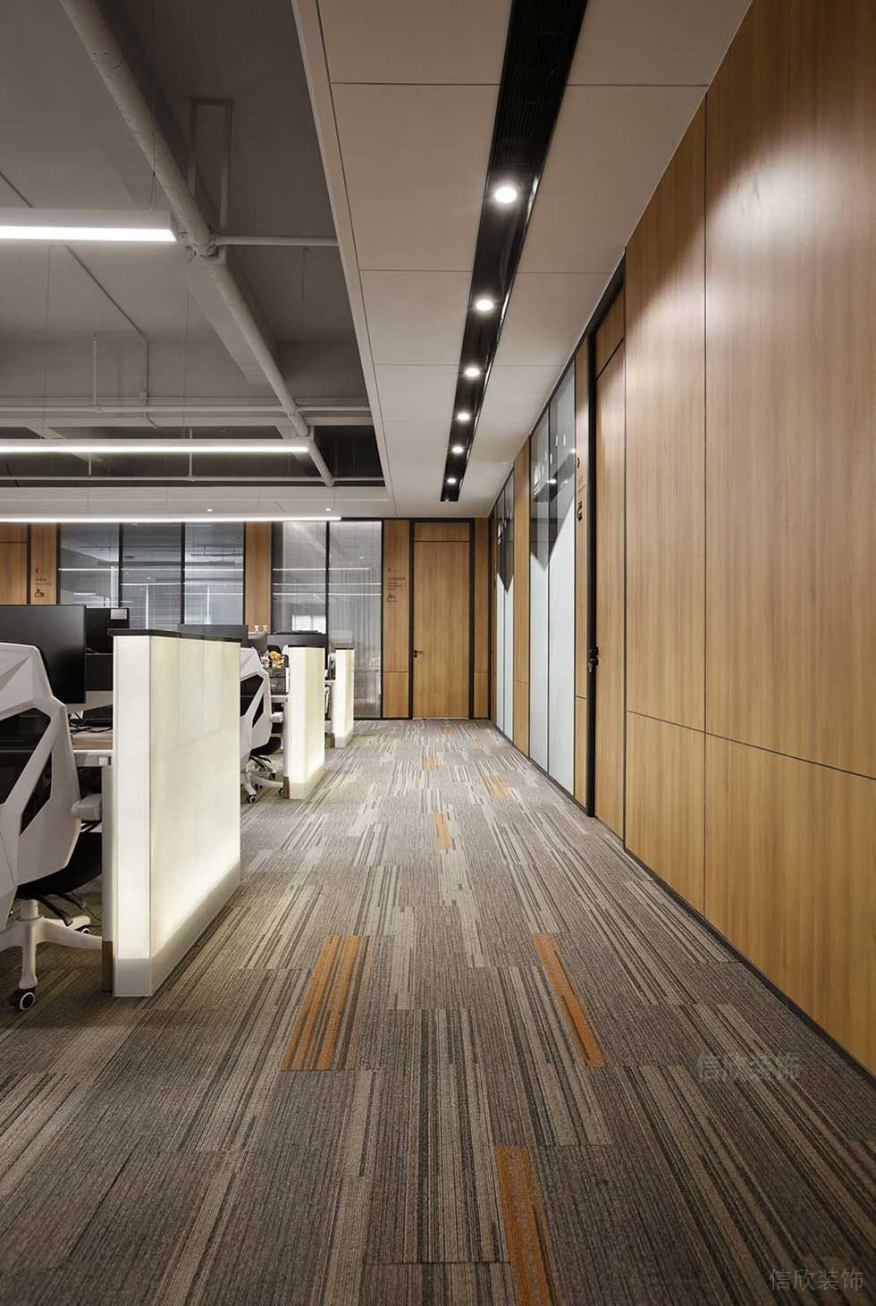現(xiàn)代簡約風(fēng)格辦公室工作區(qū)過道裝修圖