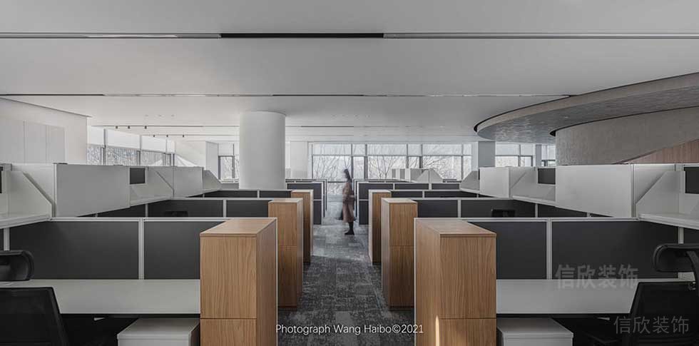 現(xiàn)代簡約風格公司空間辦公區(qū)裝修圖