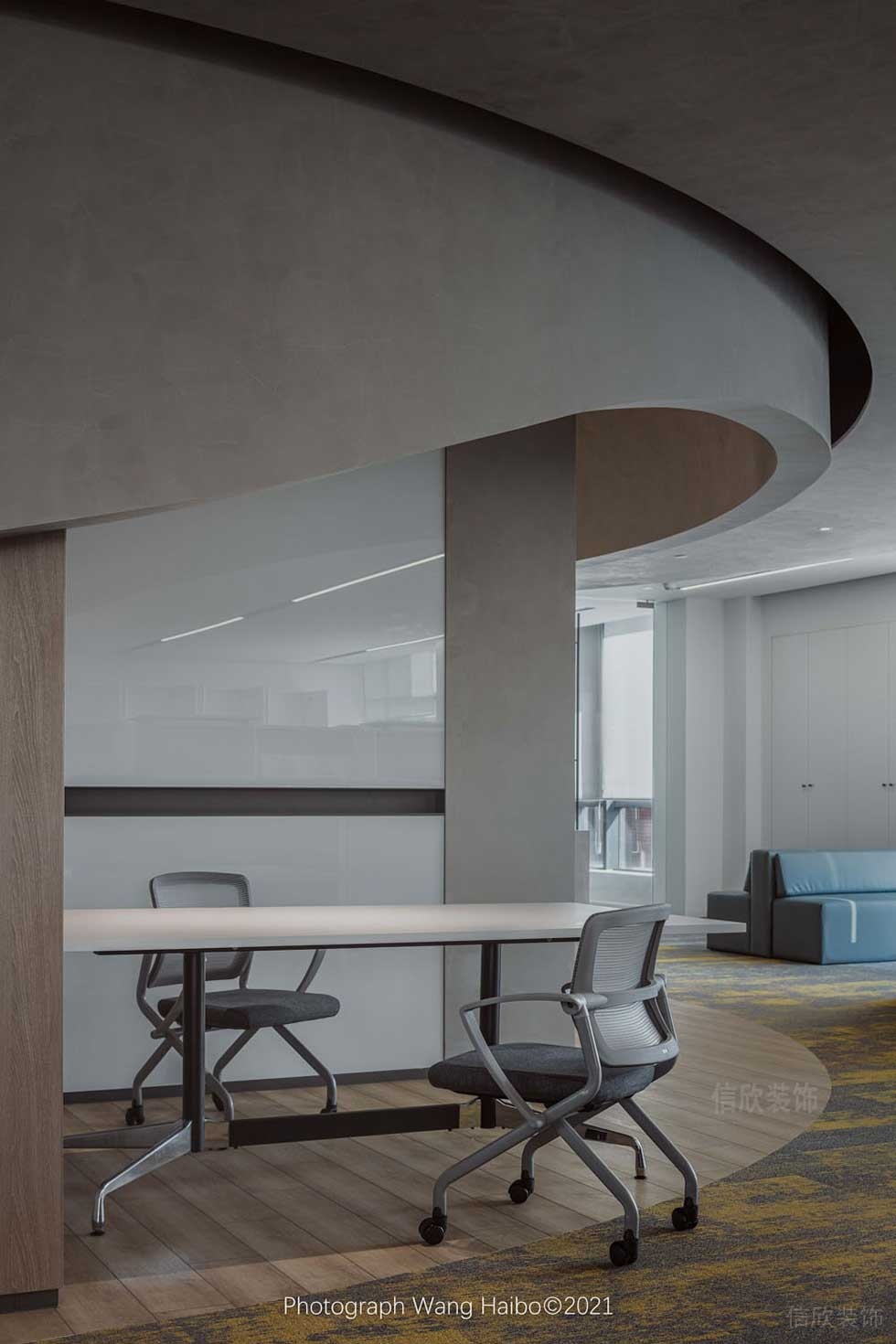 現(xiàn)代簡約風格公司空間開放式辦公區(qū)效果圖