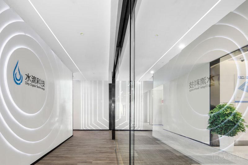 南山區(qū)世茂前海中心白色調(diào)辦公室裝修設(shè)計