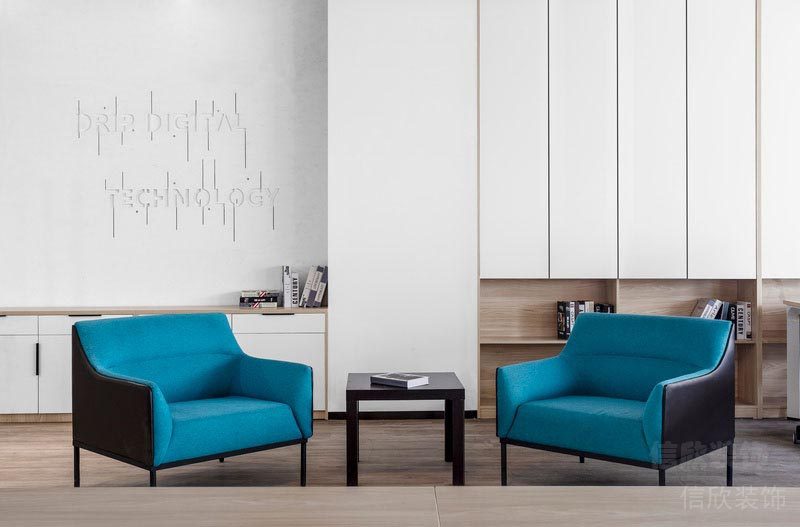 南山區(qū)世茂前海中心白色調(diào)辦公室裝修設(shè)計