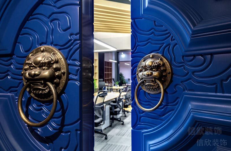 藍(lán)色的中式古典門環(huán)圖片