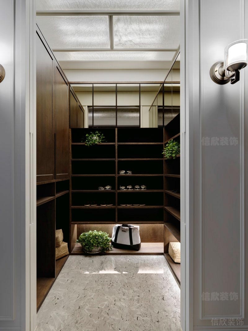 深圳市南山區(qū)匯都名苑衣帽間