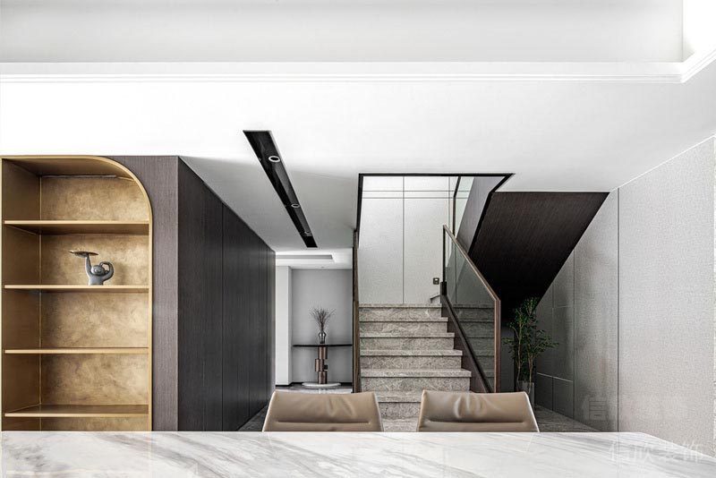 深圳市羅湖區田貝德弘天下華府樓梯