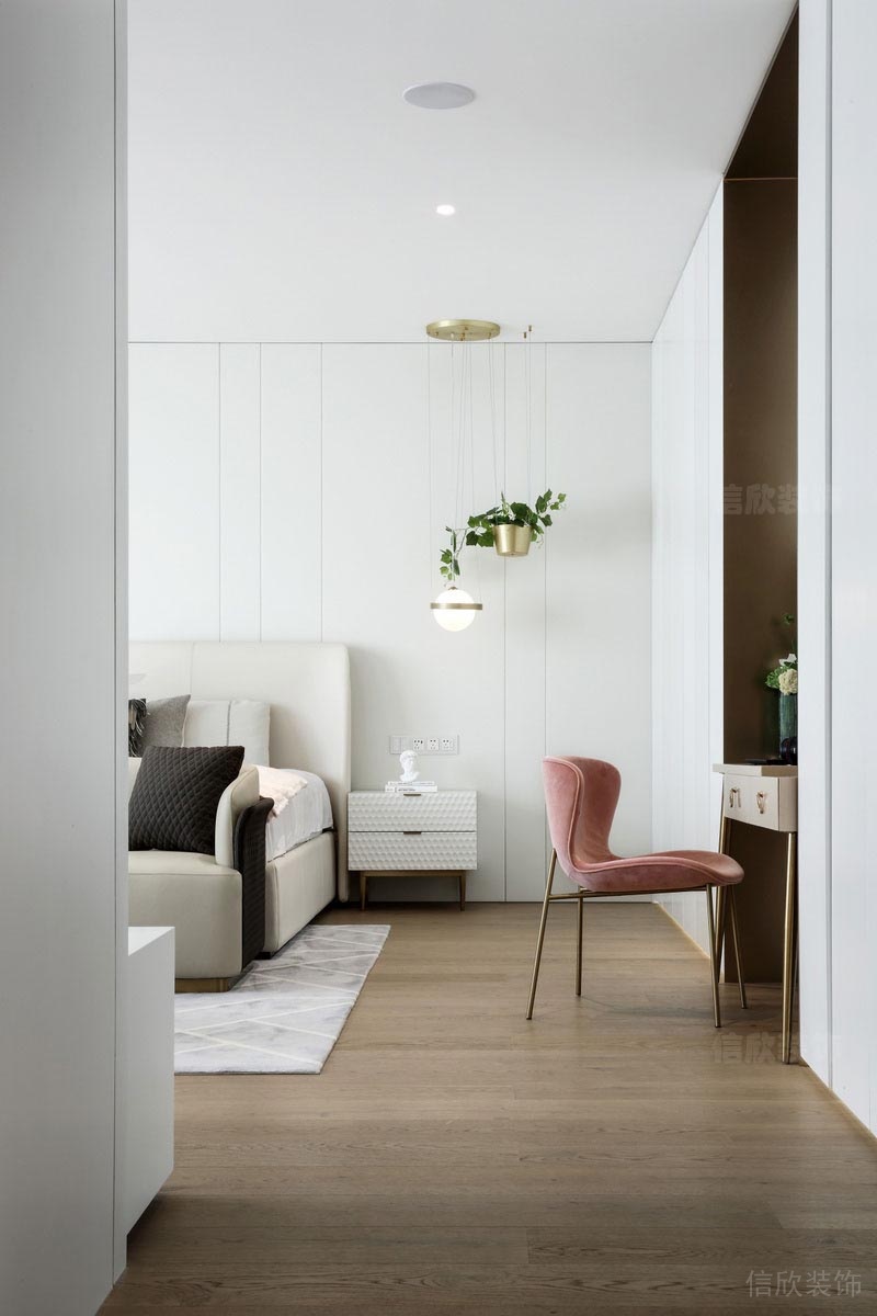 深圳市中山區(qū)南頭海雅繽紛里化妝臺(tái)