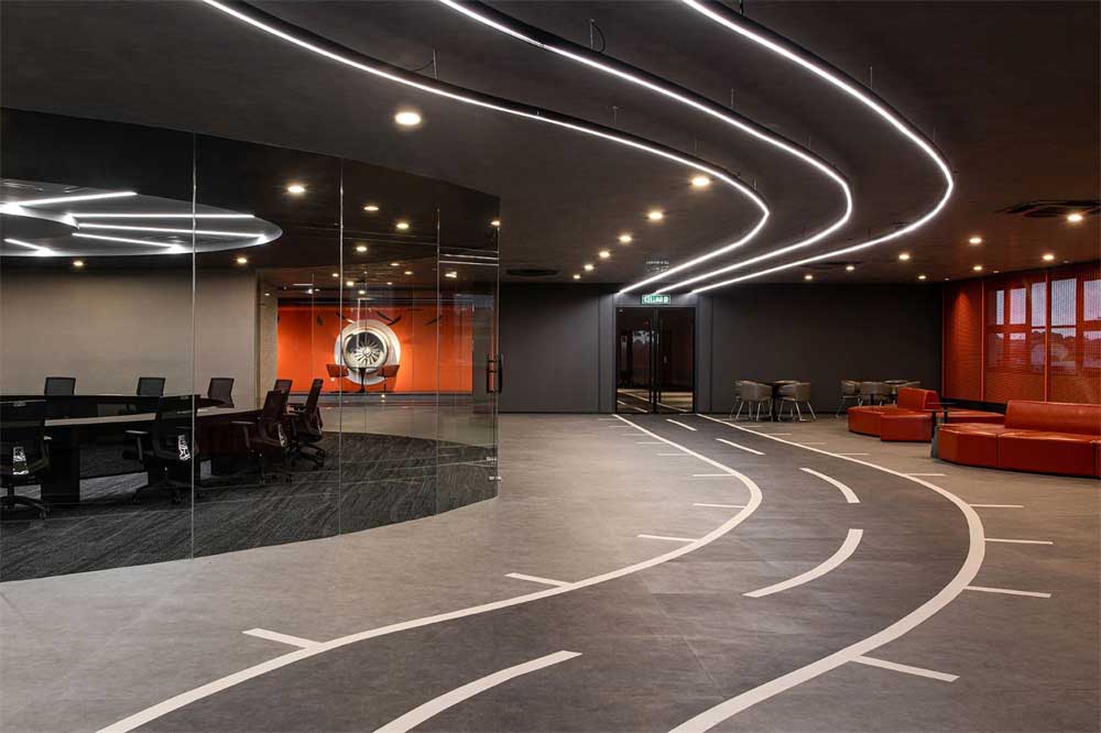 深圳南山區(qū)工業(yè)風格機場主題辦公室設(shè)計裝修-過道