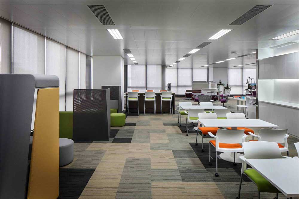 深圳福田500平方現(xiàn)代風格辦公室裝修辦公區(qū)燈具 深圳福田500平方現(xiàn)代風格辦公室裝修辦公區(qū)燈具