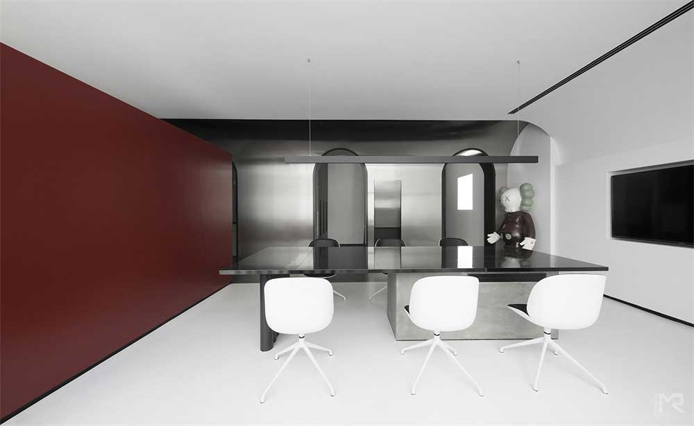 深圳福田區(qū)簡(jiǎn)約黑白藝術(shù)辦公室設(shè)計(jì)裝修-辦公區(qū) 深圳福田區(qū)簡(jiǎn)約黑白藝術(shù)辦公室設(shè)計(jì)裝修-辦公區(qū)