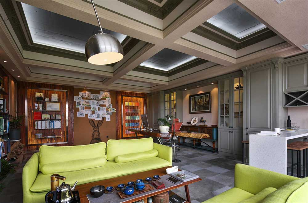 深圳南山香江金融中心工業(yè)風(fēng)辦公室裝修設(shè)計(jì)案例董事長(zhǎng)辦公室