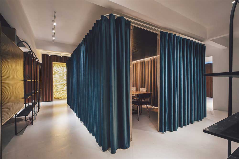 深圳市龍崗800平輕奢風辦公室裝修會議室 深圳市龍崗800平輕奢風辦公室裝修會議室