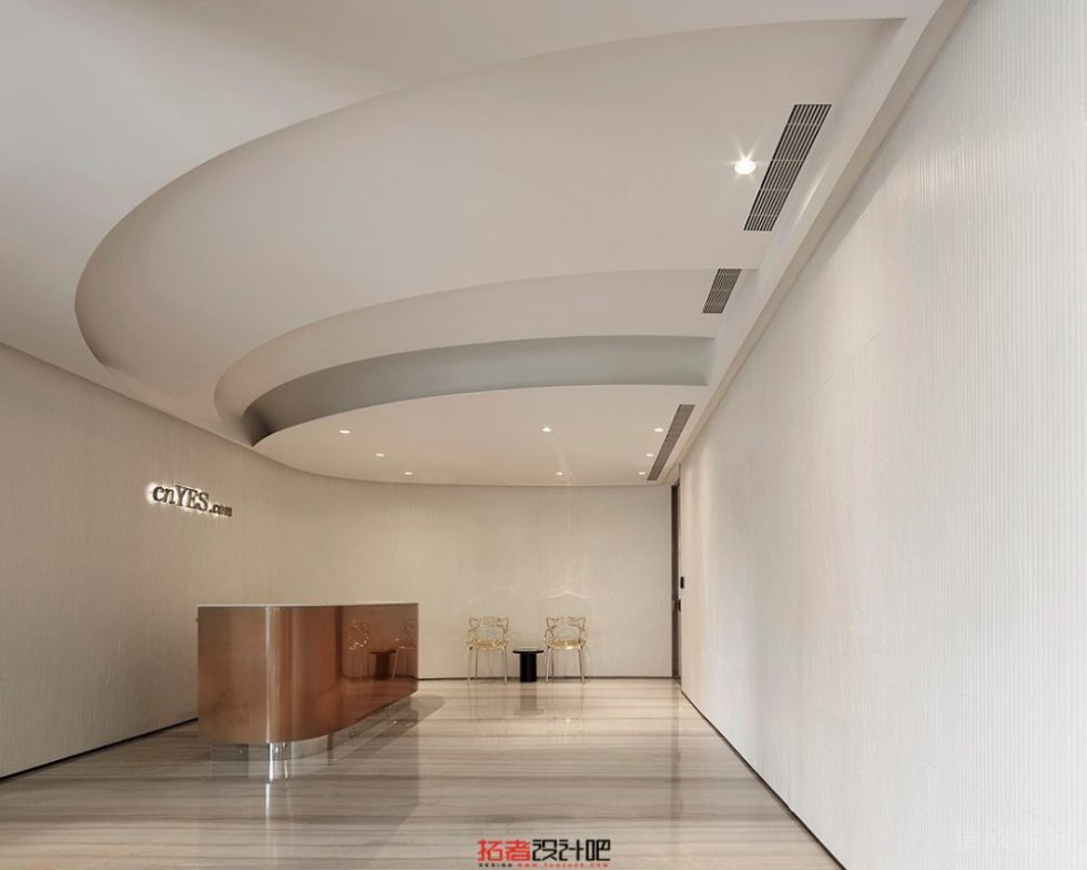拱形天花中央空調(diào)大理石金屬前臺區(qū)域裝修奶油色系過道辦公室