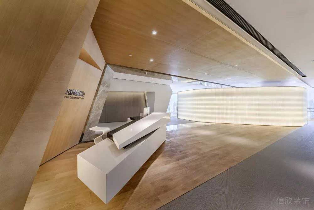 木質(zhì)辦公室健身房前臺區(qū)簡約風(fēng)日式裝修效果圖燈飾設(shè)計(jì)