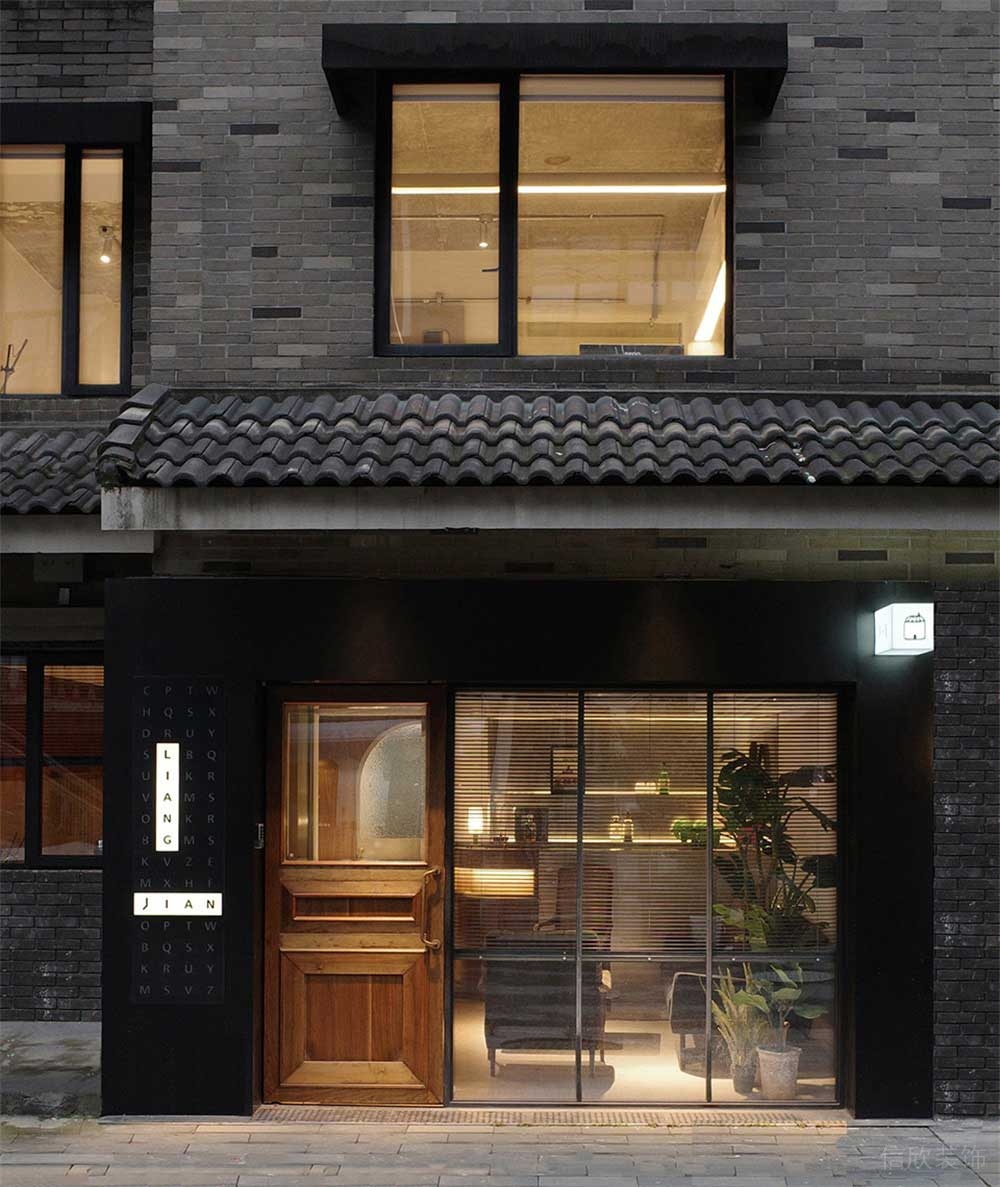 中式風(fēng)屋檐設(shè)計效果圖玻璃隔斷裝修木質(zhì)字母燈飾效果圖